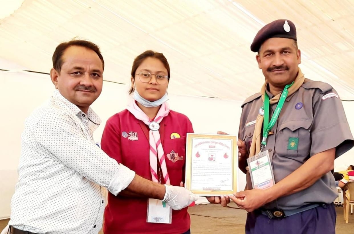 Nainital teacher Dr. Himanshu honored in Rajasthan