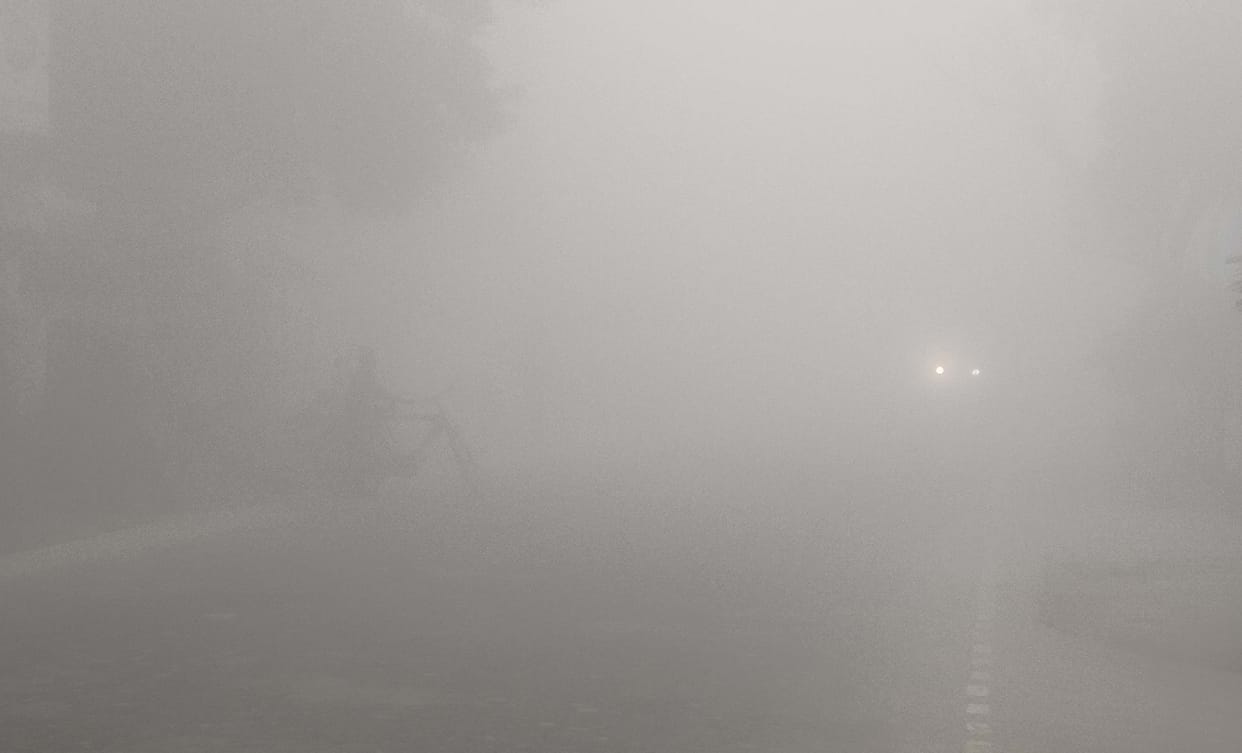 Cold imposed lockdown, silence on the streets