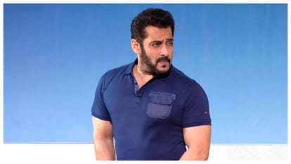 Salman Khan Poses with paparazzi at ambani nmacc event with swag seeing pics fans says bhai ki baat alag hai