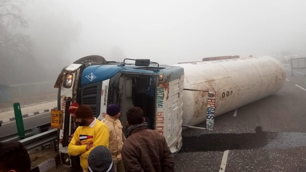 Samba Accident: truck collided on jammu pathankot highway one person injured