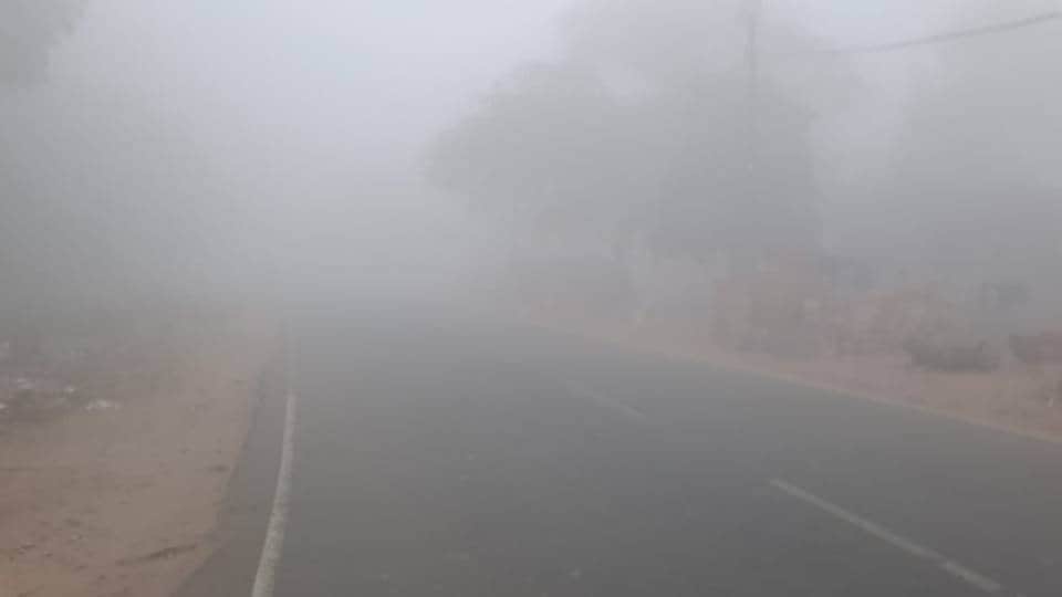 Kasganj recorded minimum mercury of 5 degrees Celsius sun covered with fog cover and clouds