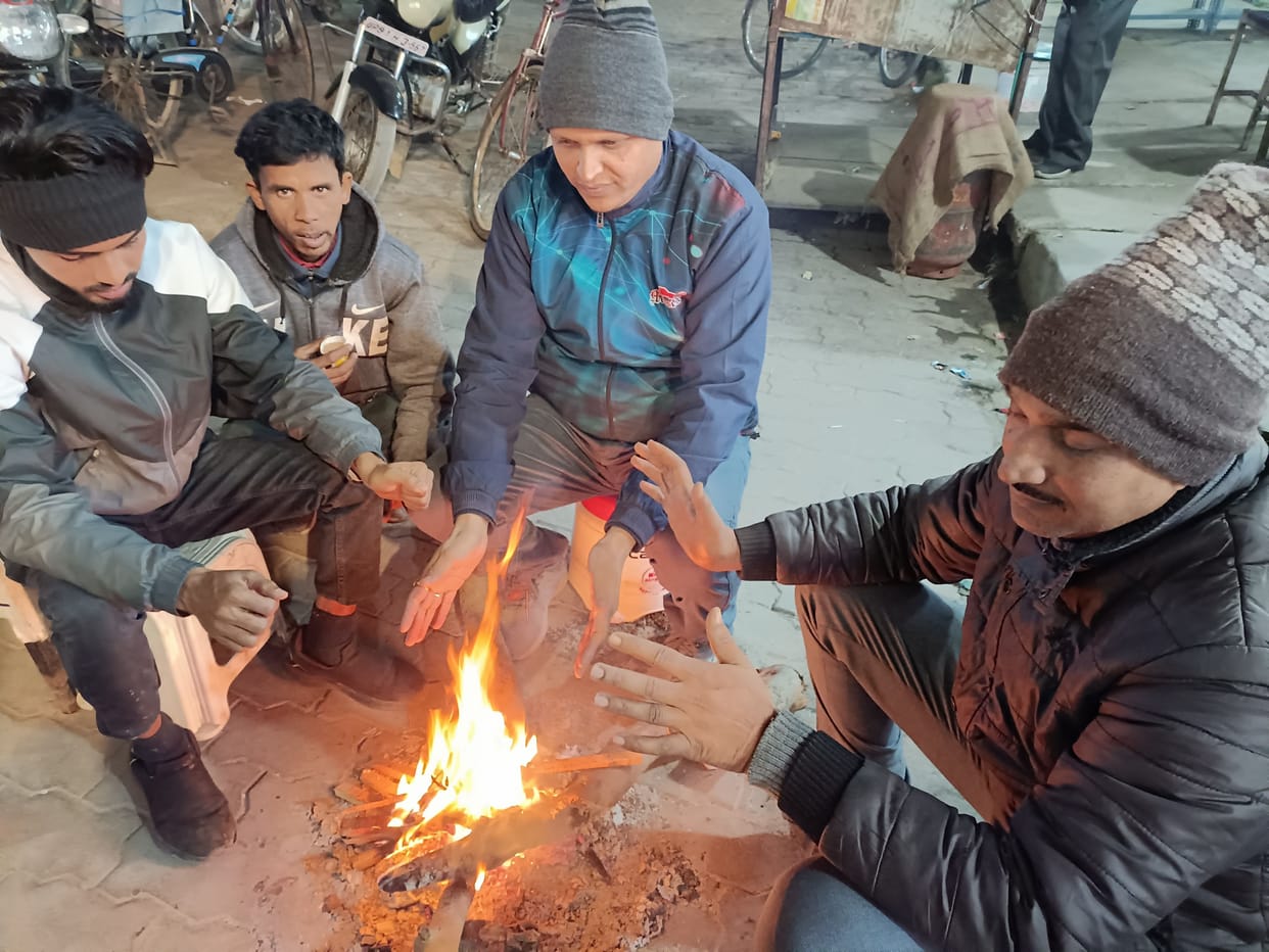 cold and fog continue in basti