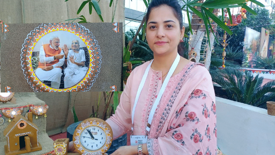 Beautiful things made of cow dung won the heart of PM Modi