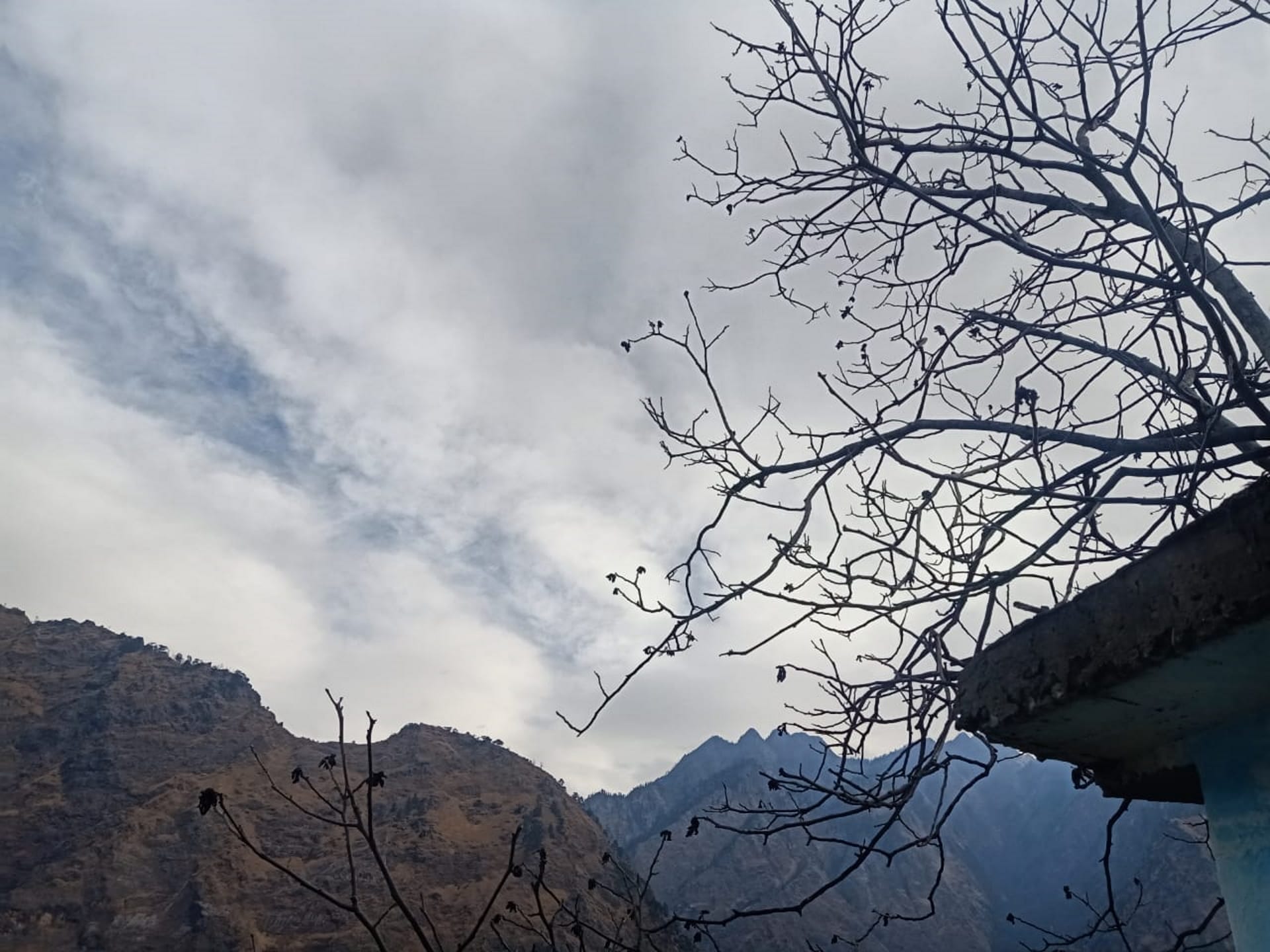 Uttarakhand weather News First snowfall of the year in BadriNath Kedarnath Watch photos
