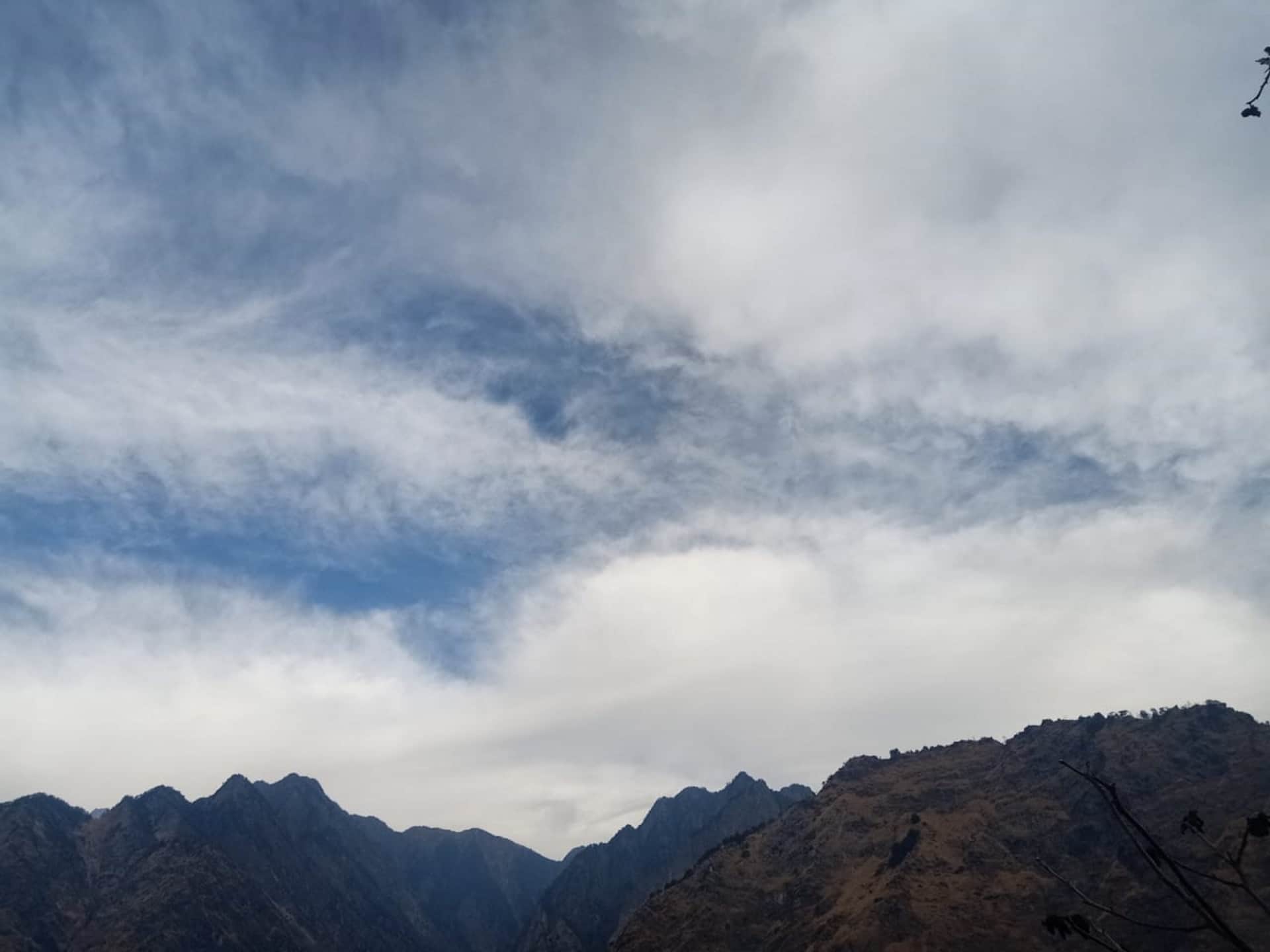 Uttarakhand Weather: rainfall and snowfall expected in next four days all schools closed till 15 january