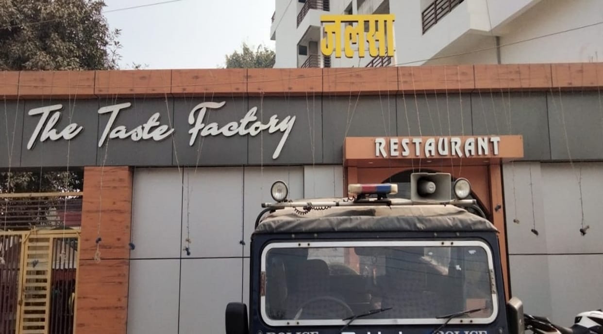 Security guard hanged himself in  restaurant in varanasi who came to Banaras from Nepal for job