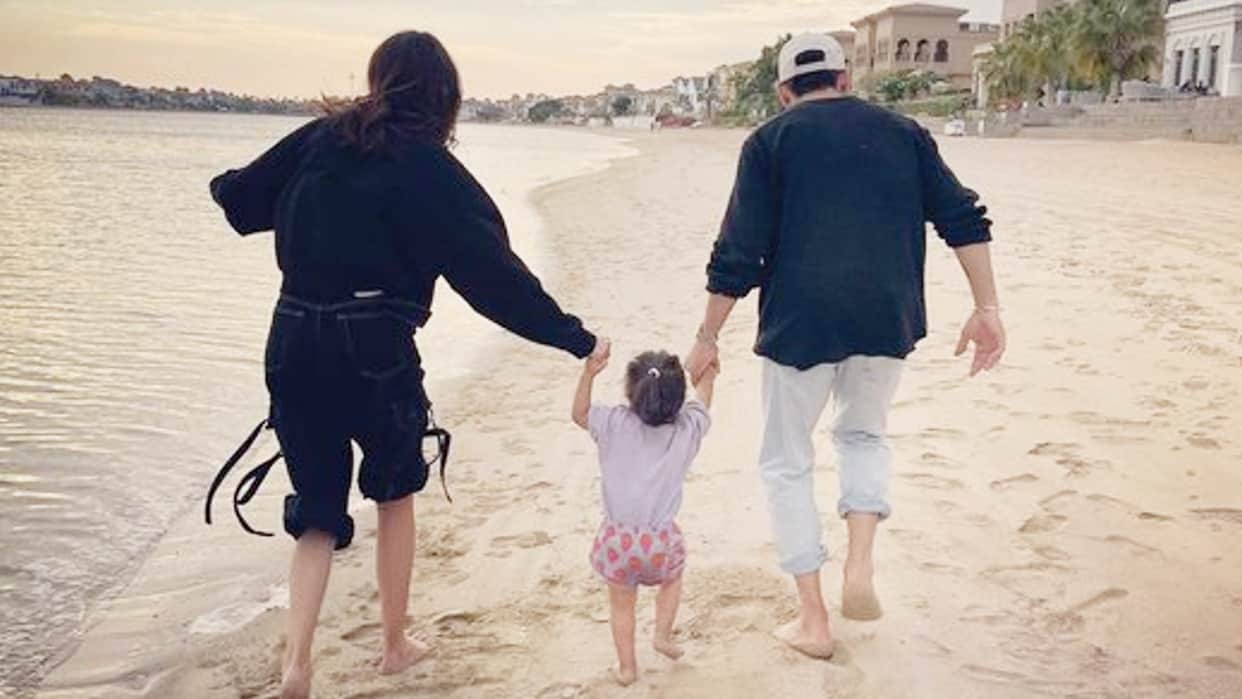 Virat Kohli shared a cute picture with Anushka Sharma and daughter Vamika, wrote - nothing else is needed