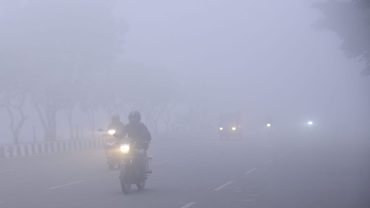 UP Weather: Ayodhya coldest, mercury reaches 3 degrees, 16 districts on red alert
