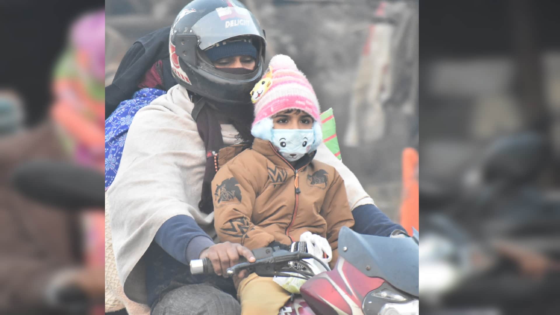 Meerut: city wrapped in thick fog, cold wind effected, speed of vehicles decreased
