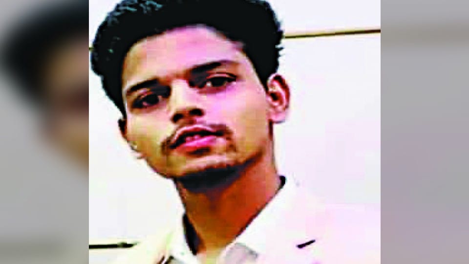 young man death who sleeping by running a blower in the room in Bareilly
