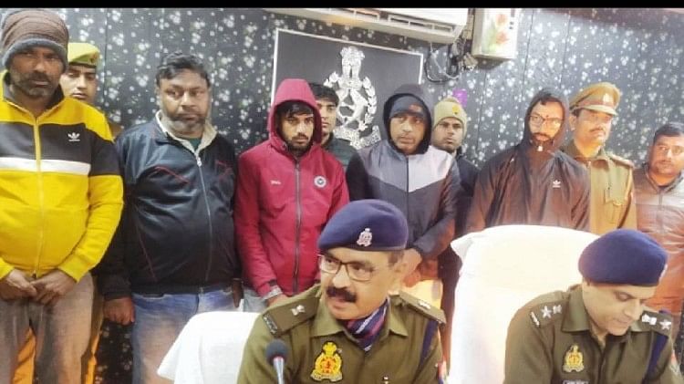 पुलिस की गिरफ्त में जाली करेंसी छापने के आरोपी