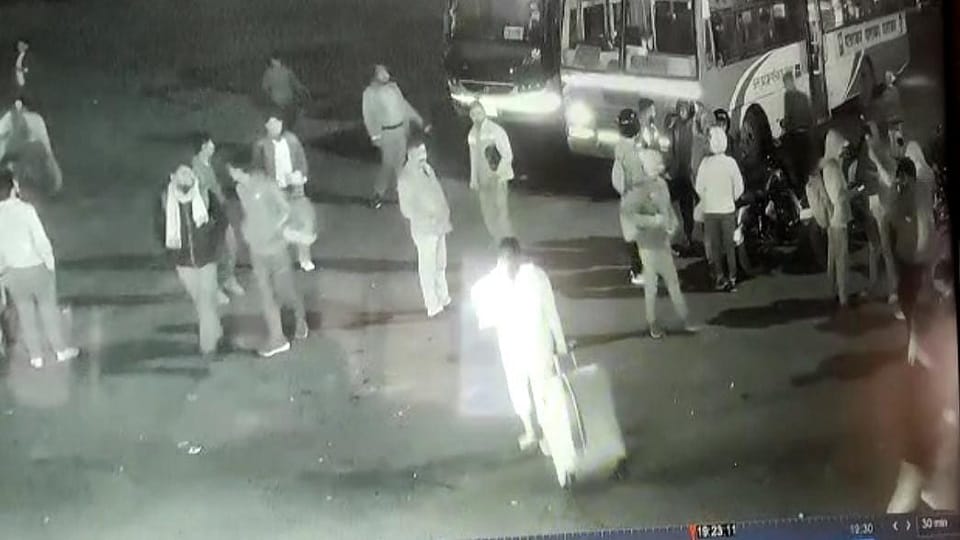 CCTV video of wife ran away after sedating husband on honeymoon