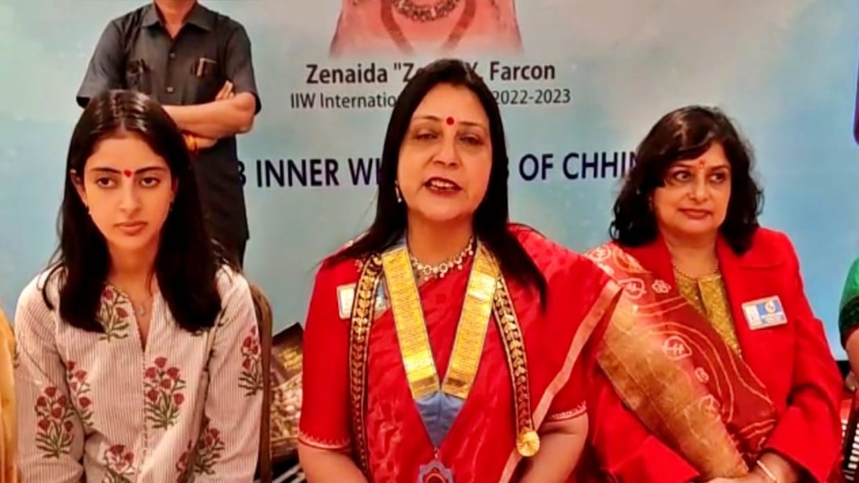 Chhindwara Navya Naveli granddaughter of BIG B participated in the program of Innerwheel Club