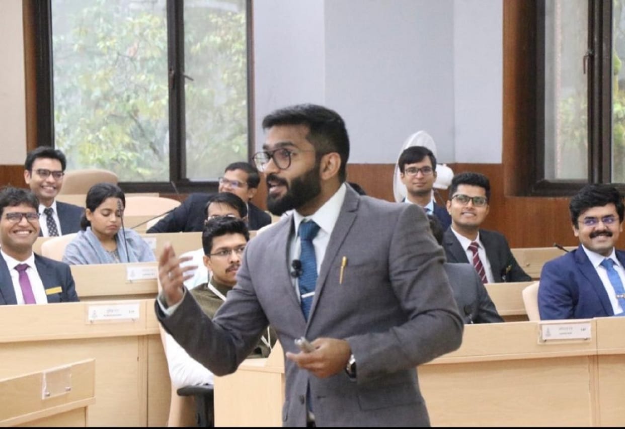 UPSC/IES: Gargi College professor unique method for Civil Services preparation