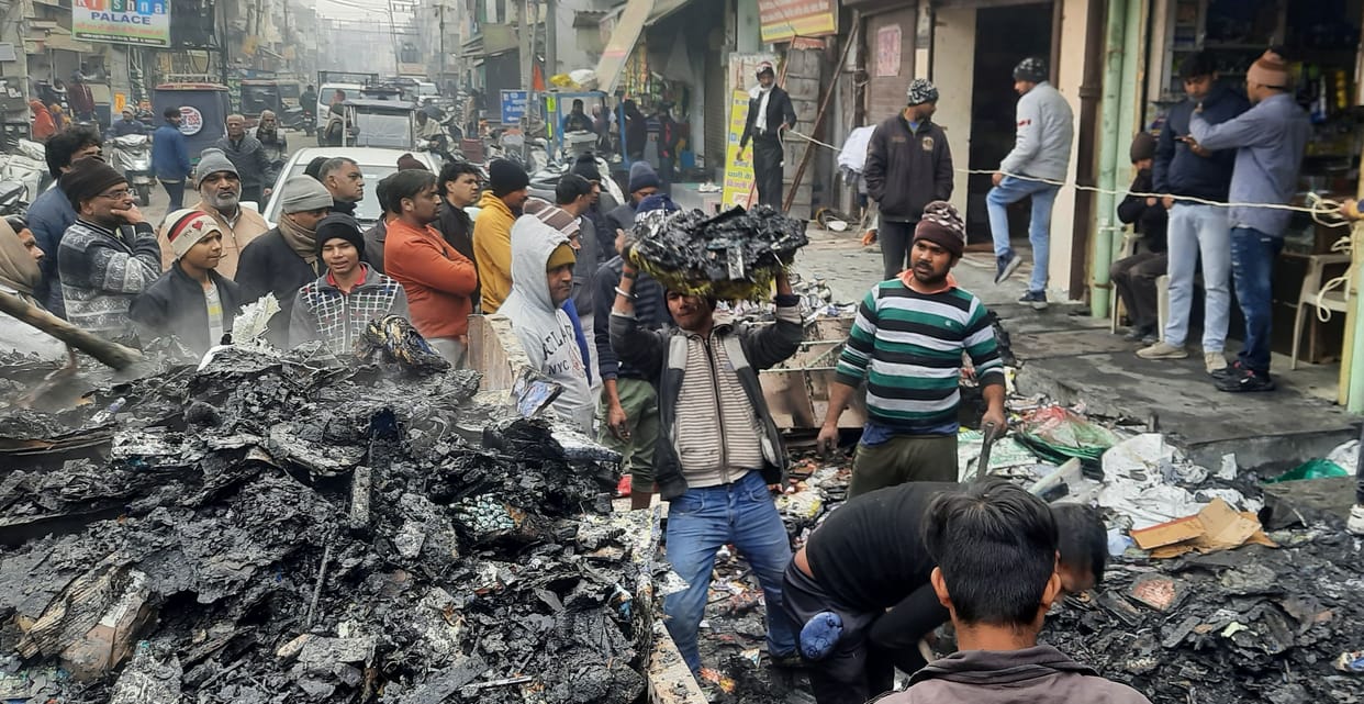 Stationary shop in Halu Bazar due to electric short circuit, broke the shutter and controlled the fire