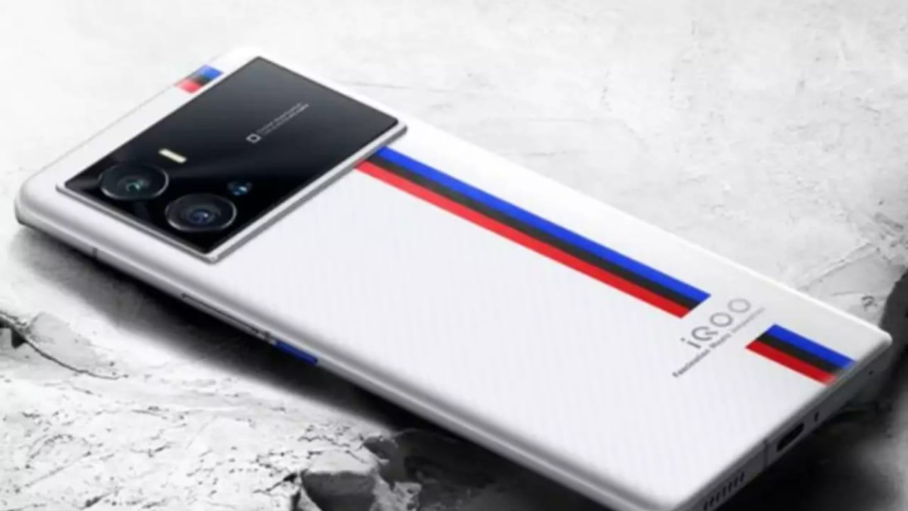 iQoo 11 5G Launched in India With Snapdragon 8 Gen 2 SoC 120W Fast Charging know Price and Specifications