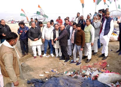 Politics started on tent city: Akhilesh Yadav's tweet created panic, while Ajay Rai took a walk on the Ghats