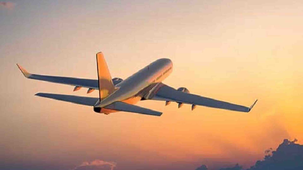 Kanpur: Delhi flight after nine days, three flights cancelled, more than 61 trains delayed for 14 hours