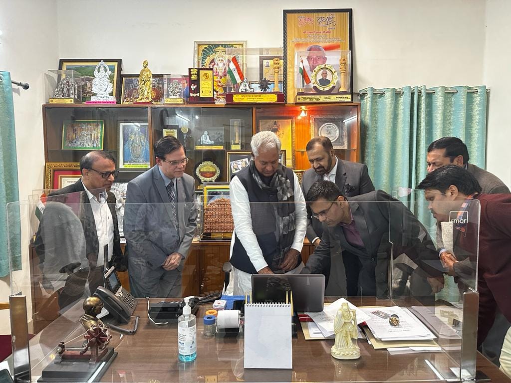Rajasthan: Health Minister parsadilal meena declared Result of 7665 medical officers-doctors