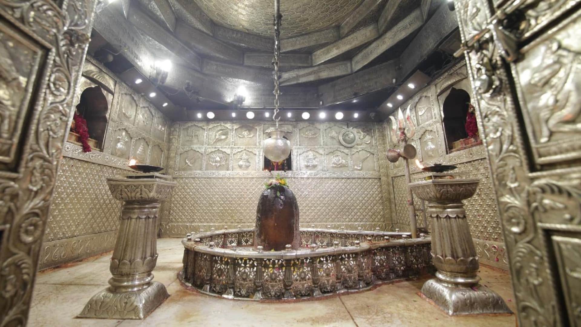 Holika Dahan will be held in Mahakal temple on March 6 after Bhasmarti on seven Baba will apply herbal gulal