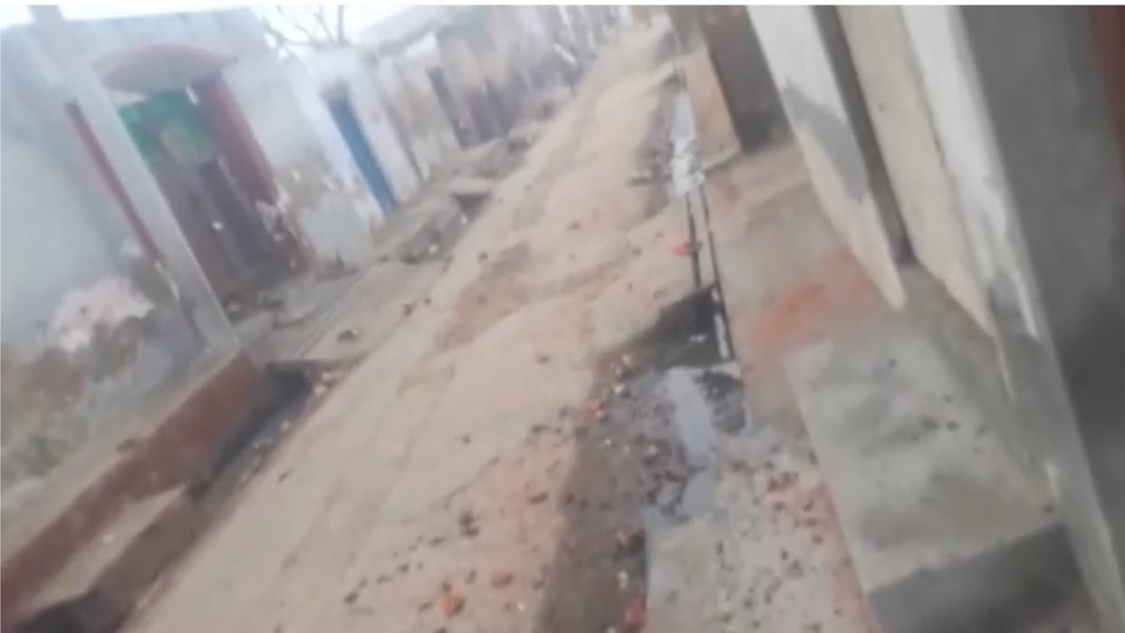 Two sides of Muslim community clashed with each other in Kharkhoda, fiercely stone pelting, firing