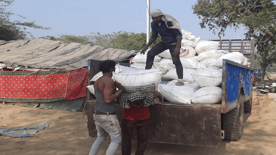 DSO caught 58 quintals of ration rice in Mursan