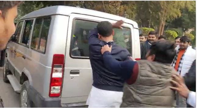 PHOTOS: Attack on Chief Proctor by girl students, broke the glass of the car, there was fierce ruckus