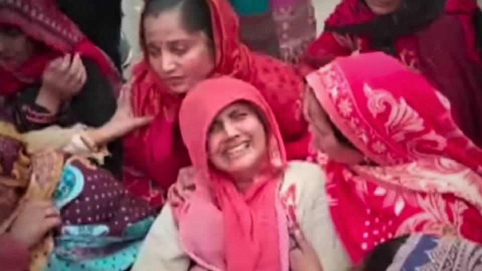 Auto driver dies in police custody in Ghaziabad Villagers create ruckus in Kasganj