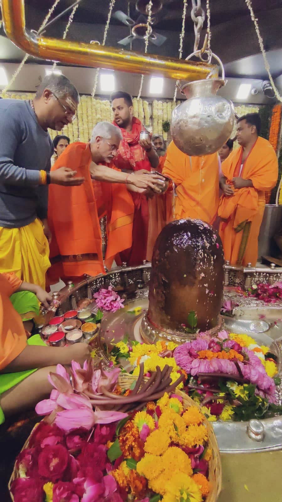External Affairs Minister S Jaishankar Visits Mahakaleshwar in Ujjain, seeks World Peace
