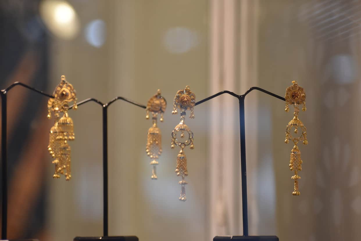 Gold shines... jump of four thousand tolas in 15 days