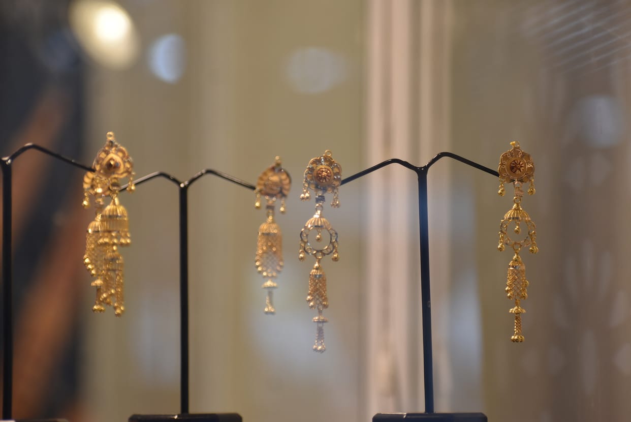 Gold shines... jump of four thousand tolas in 15 days