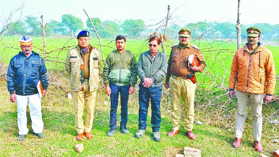 Property worth crores of two liquor mafia attached made by crime in Mainpuri