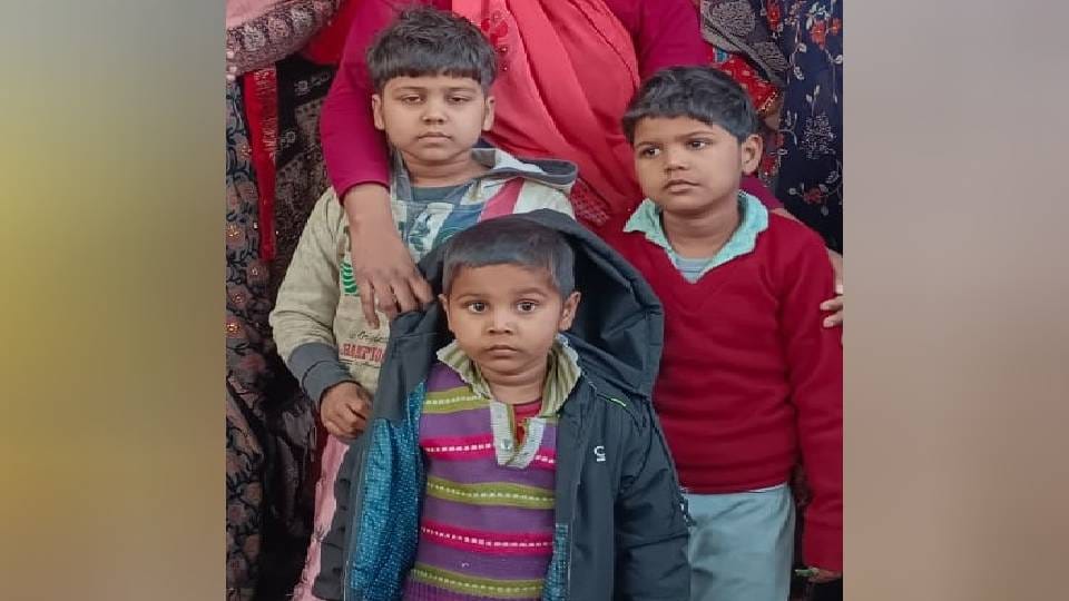 Auto driver dies in police custody in Ghaziabad Villagers create ruckus in Kasganj