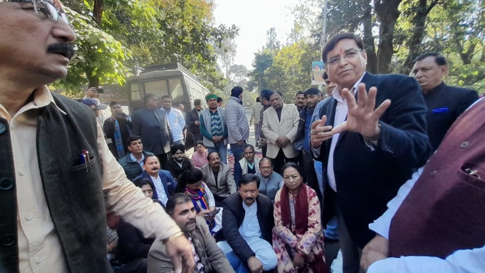 Joshimath Sinking Congress Leaders sitting on dharna outside CM house