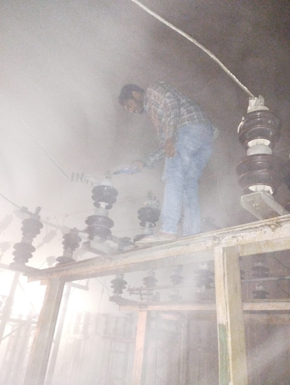 electric supply jam for six hours