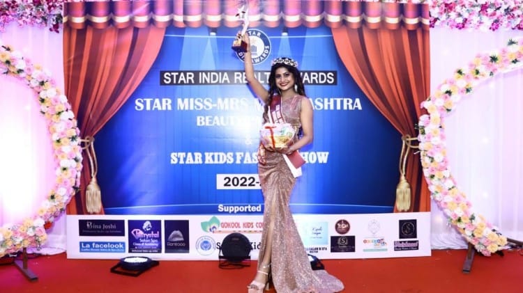 आजमगढ़ की बहु ने महाराष्ट्र में बजाया डंका: चुनी गई Mrs Maharashtra, स्टार इंडिया रियल्टी में पाया पहला स्थान आजमगढ़ की बहु ने महाराष्ट्र में बजाया डंका