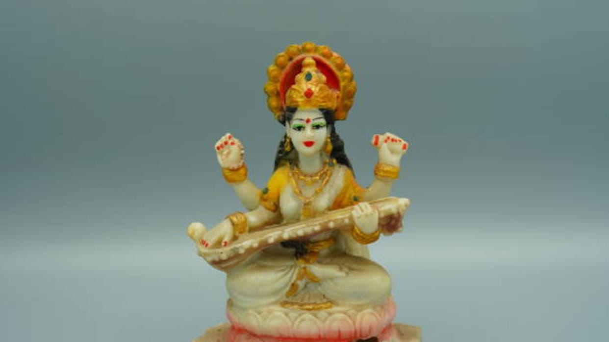 Basant Panchami 2023 this idol of Maa Saraswati is auspicious for students