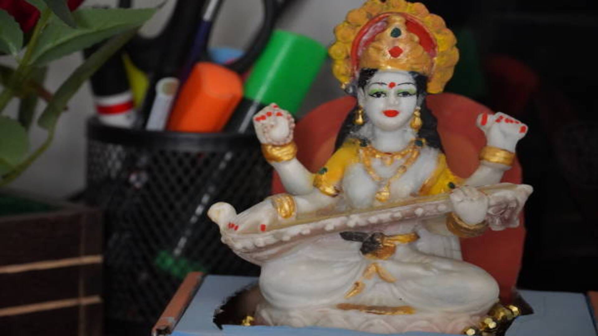 Basant Panchami 2023 Do These Astro Tips to Impress Maa Saraswati Vastu Shastra News in Hindi