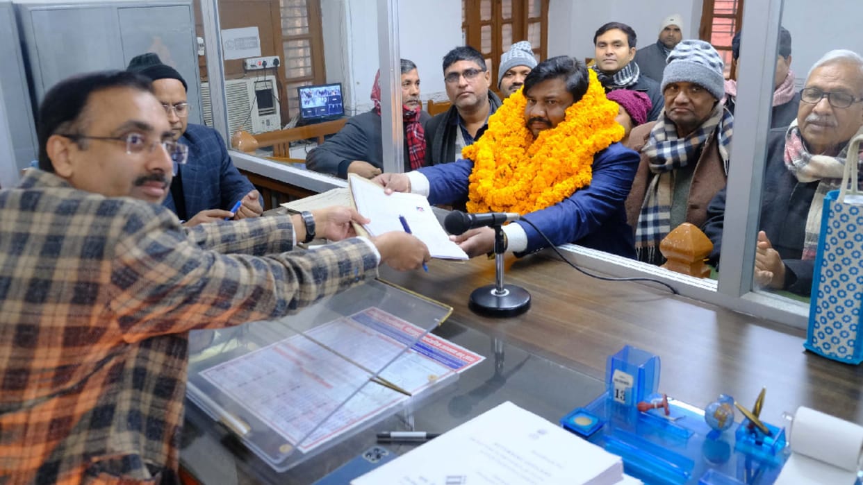 Gorakhpur-Faizabad block graduate election six claimants including SP Karuna Kant filed papers