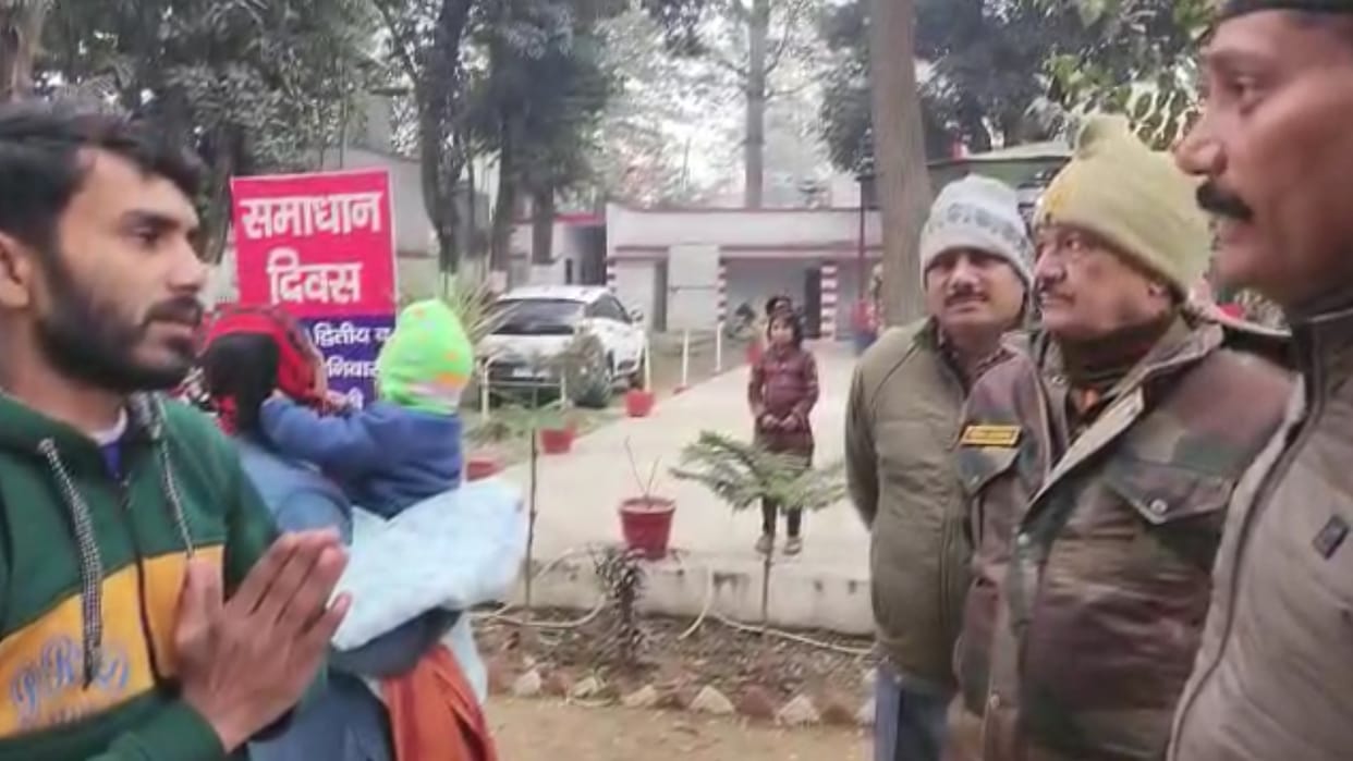 Bijnor News: History-sheeter reached police station with folded hands due to fear of encounter