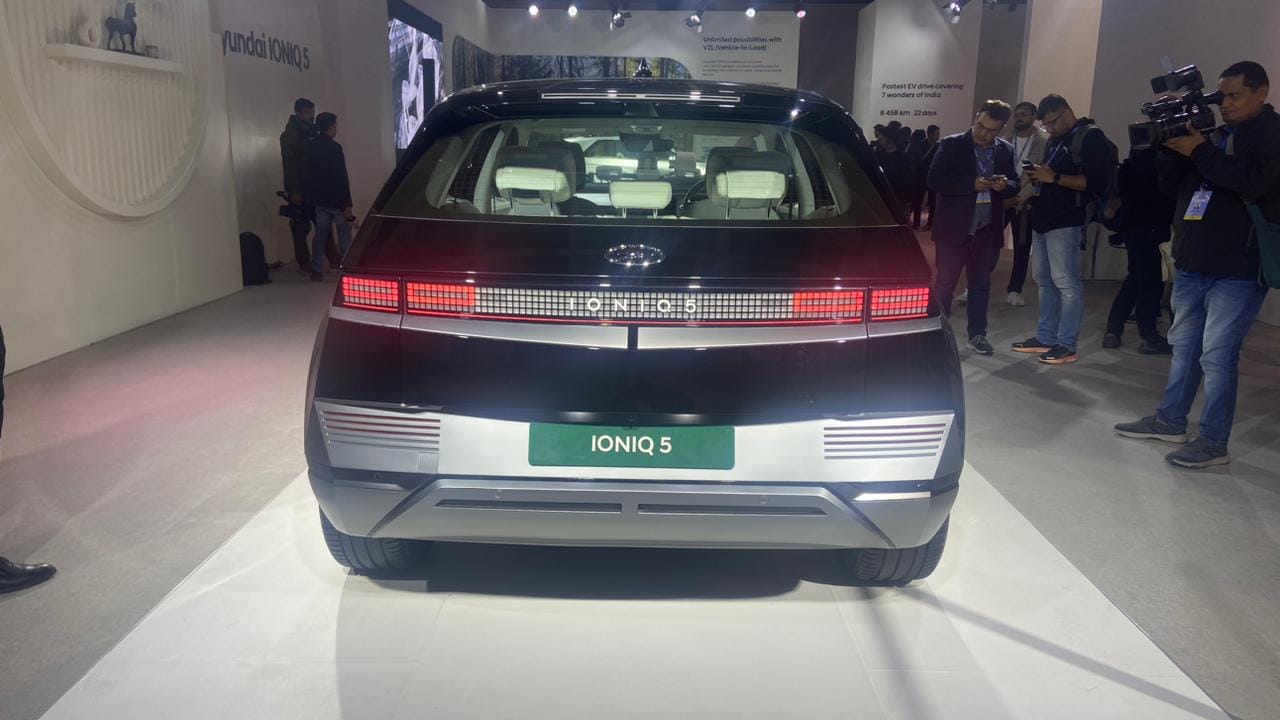 Top Bollywood Celebrities Who Own electric vehicles Know Details