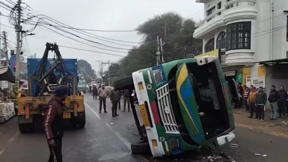jammu city accident mini bus overturned on the middle of road