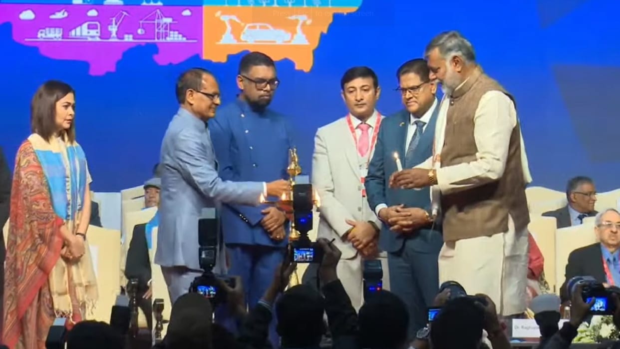 Global Investors Summit 2023 Live Prime Minister Narendra Modi addressed virtually in Indore News in Hindi