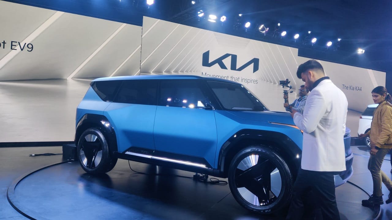 Kia EV9 three-row electric SUV Specifications leaked online claims report news in hindi