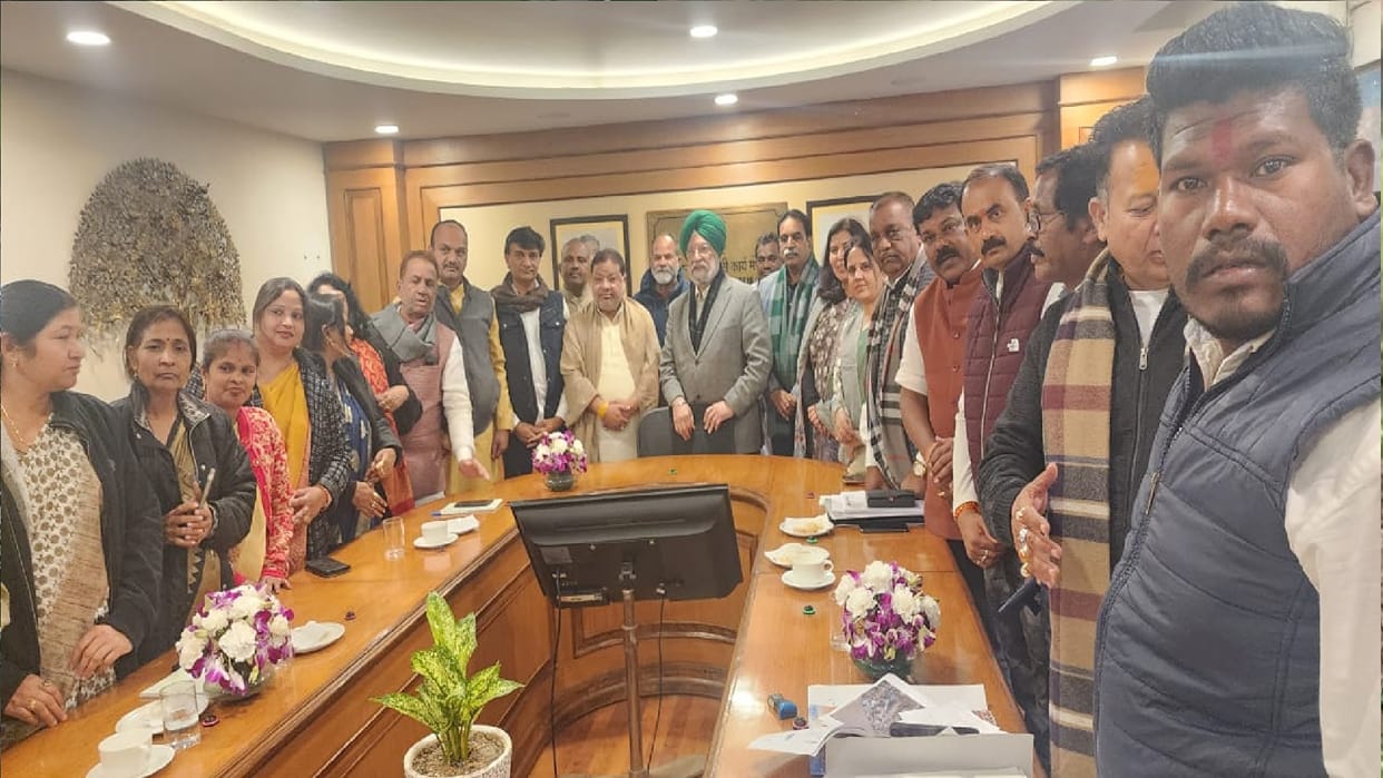 Raipur BJP delegation met Union Minister Hardeep in delhi