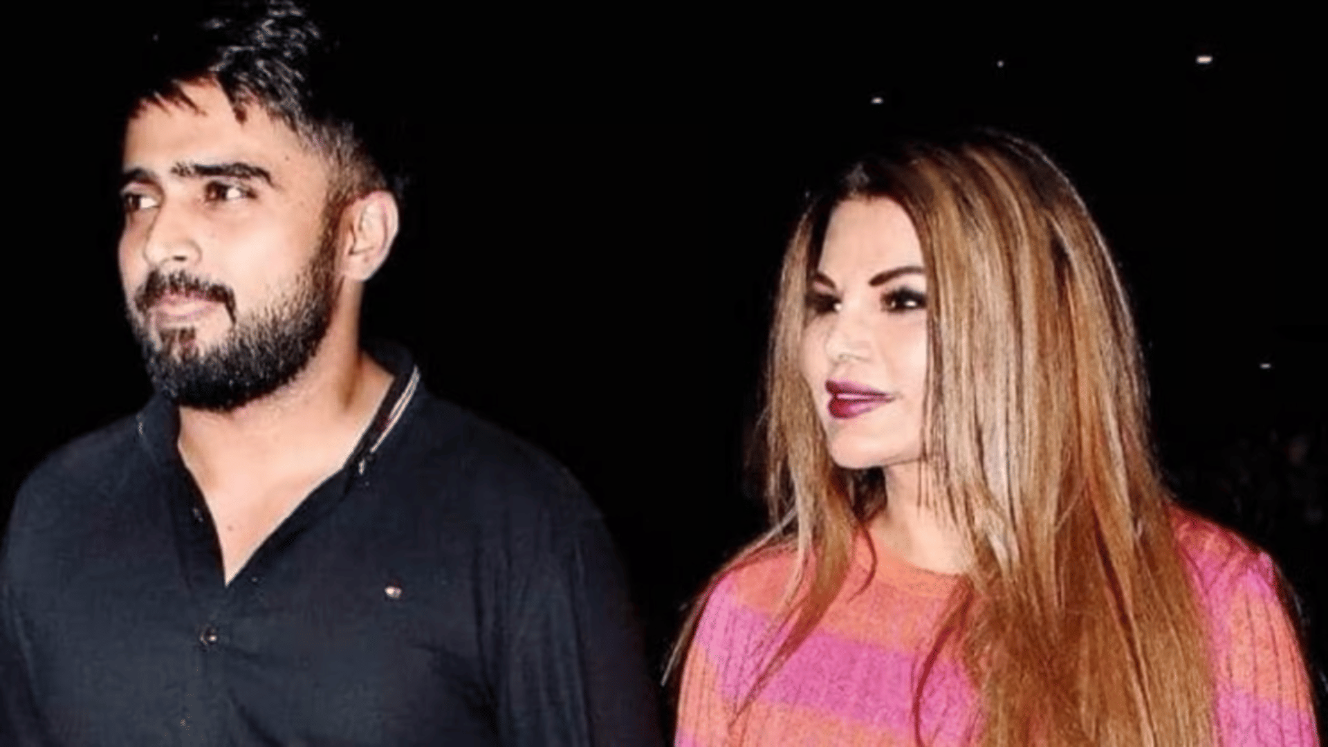 as per media reports Rakhi Sawant got married with boyfriend Aadil Durrani photos viral on social media