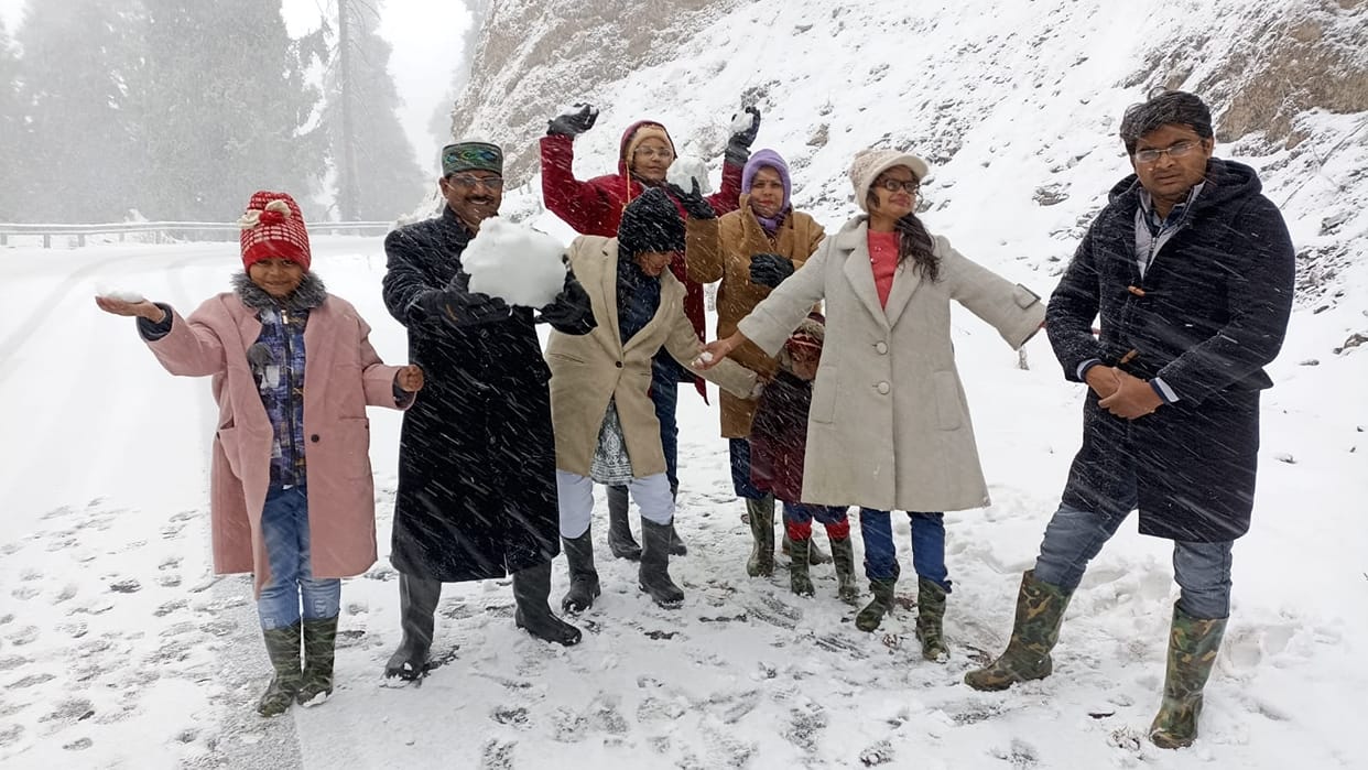 Snowfall in Jammu jammu: rain in the plains Patnitop and Nattatop and other hilly area covered with snow