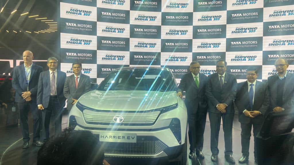 Auto Expo 2023 Tata Motors showcases wide range of Safer, Smarter and Greener mobility solutions News in Hindi