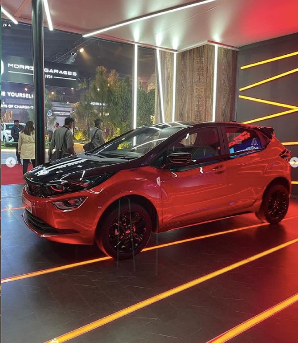 Auto Expo: Now the game of oil is over, this time a large number of hybrid vehicles have been launched