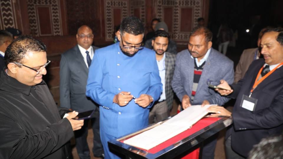 President of Guyana Mohd. Irfan Ali visited TajMahal in Agra